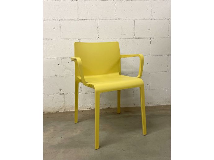 Volt 675 Chair - Yellow